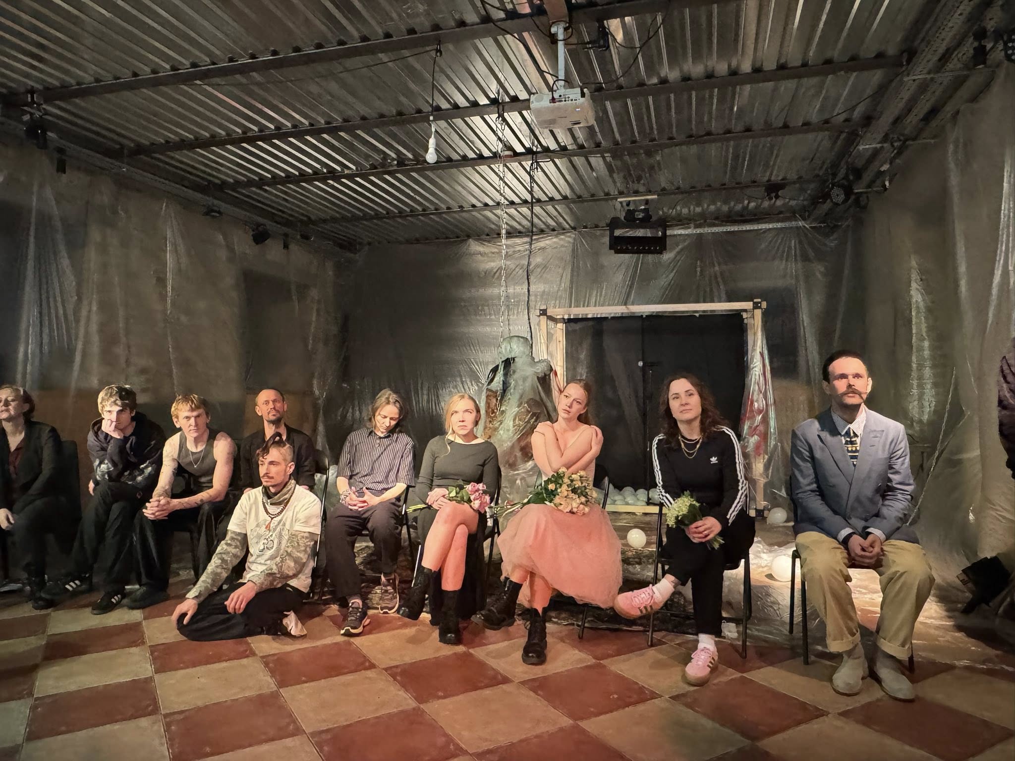 Матюки чи мистецтво? У Дніпрі спалахнув скандал довкола вистави про війну