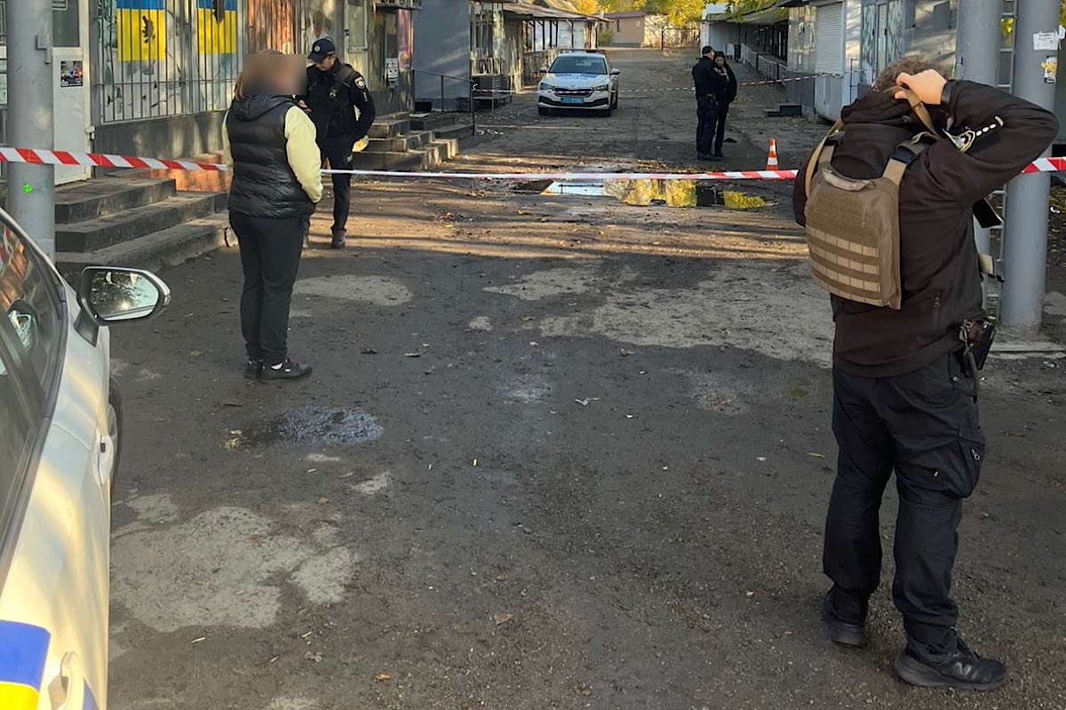 Натисни щоб дізнатись більше про: У Дніпрі поліція розслідує вибух: чоловік кинув гранату та загинув на місці