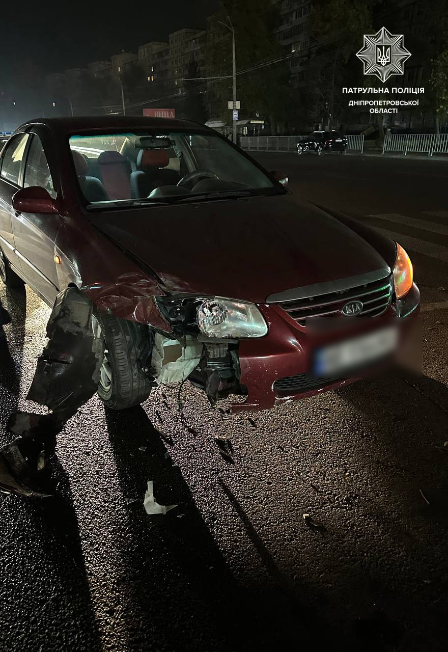 Нетверезий водій спричинив ДТП у Дніпрі: патрульні оформили два протоколи