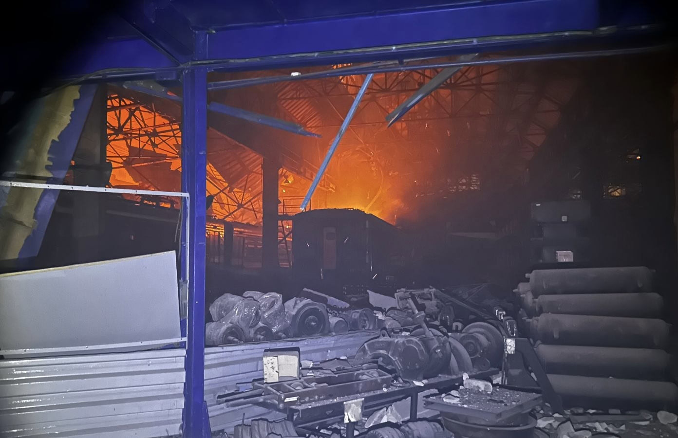 Масований удар дронів по Дніпру: є поранені, пошкоджена будівля медіа та інфраструктура