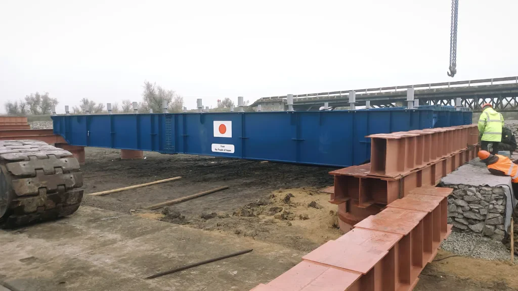На Дніпровщині почали монтаж першого в області модульного мосту від Японії