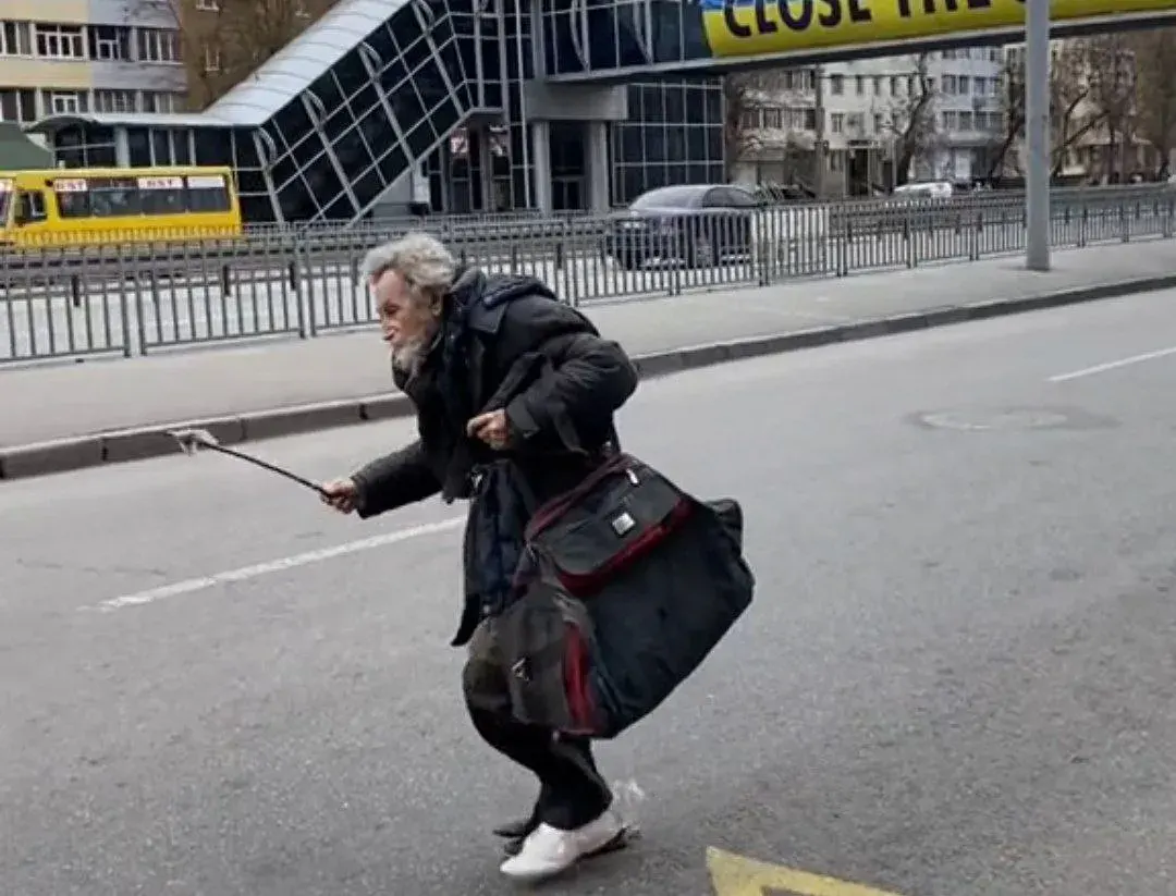 У пам’ять про бігуна: в Дніпрі з’явиться мініскульптура  міського «Фореста Гампа»