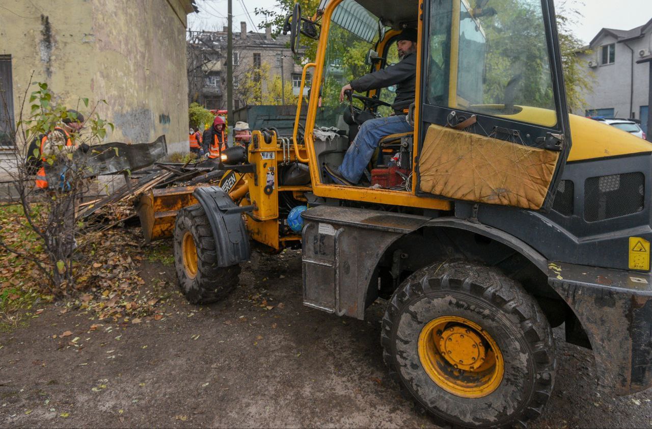 Після атаки на Кам’янське: четверо людей у лікарні, одна постраждала у тяжкому стані