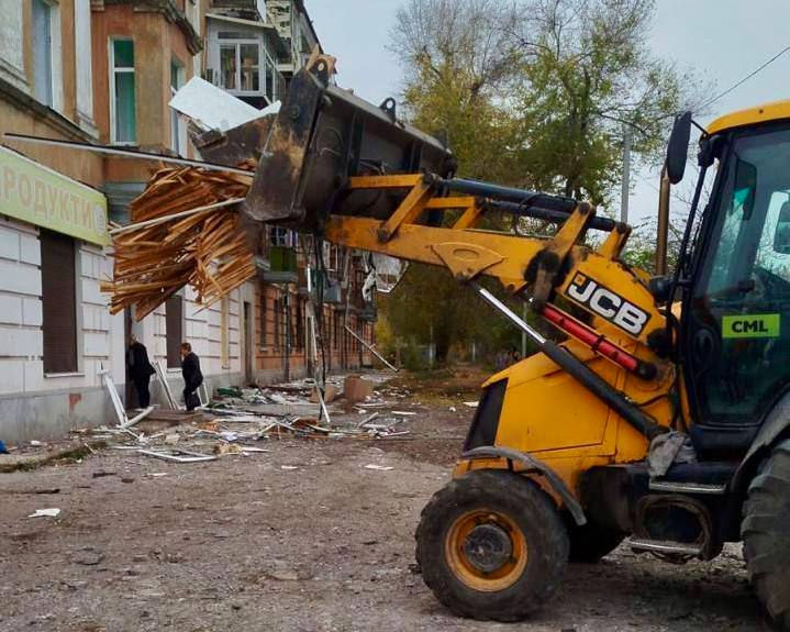 У Дніпрі ліквідовують наслідки ворожої атаки, яка сталася ввечері 6 листопада
