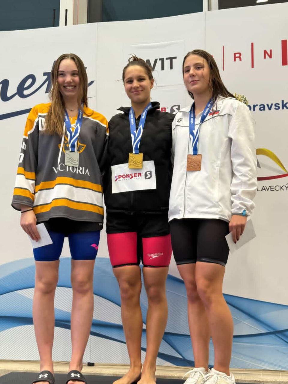 Дніпровські плавці вибороли медалі на міжнародному Гран-прі в Чехії
