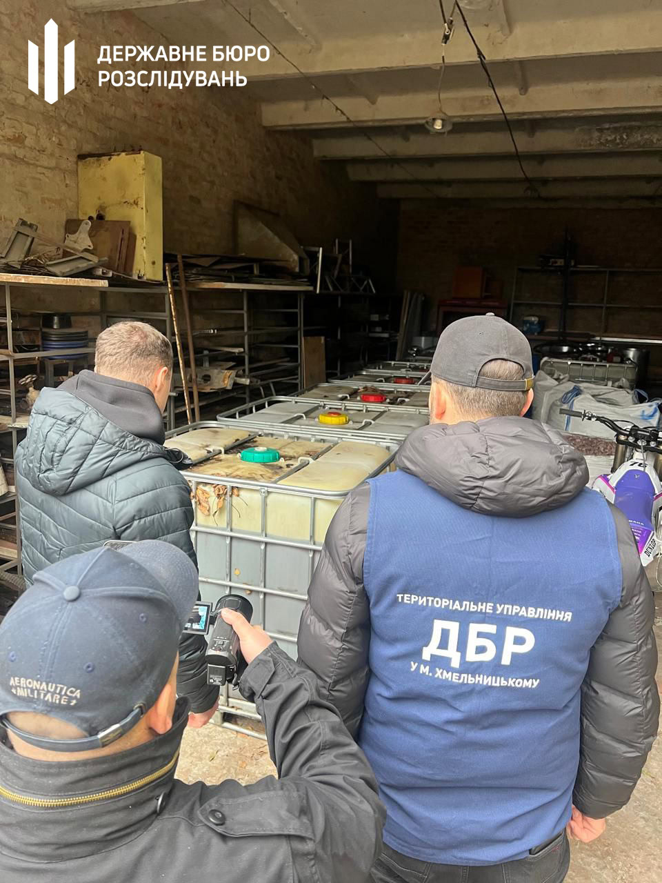 Масштабна схема з продажу пального ЗСУ: ДБР затримало військових з Дніпровщини