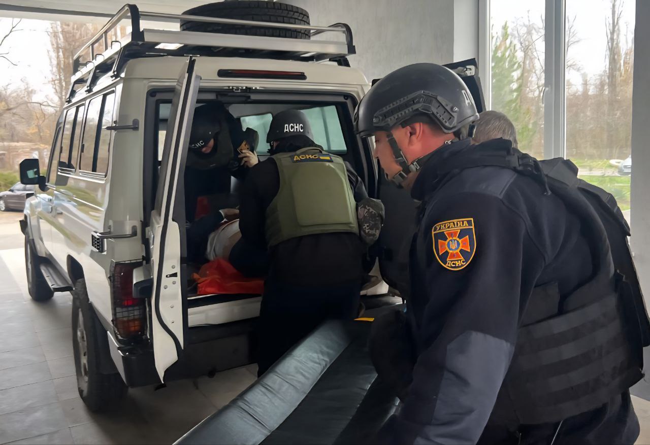 Нікополь на Дніпровщині під обстрілом: двоє загиблих, троє поранених