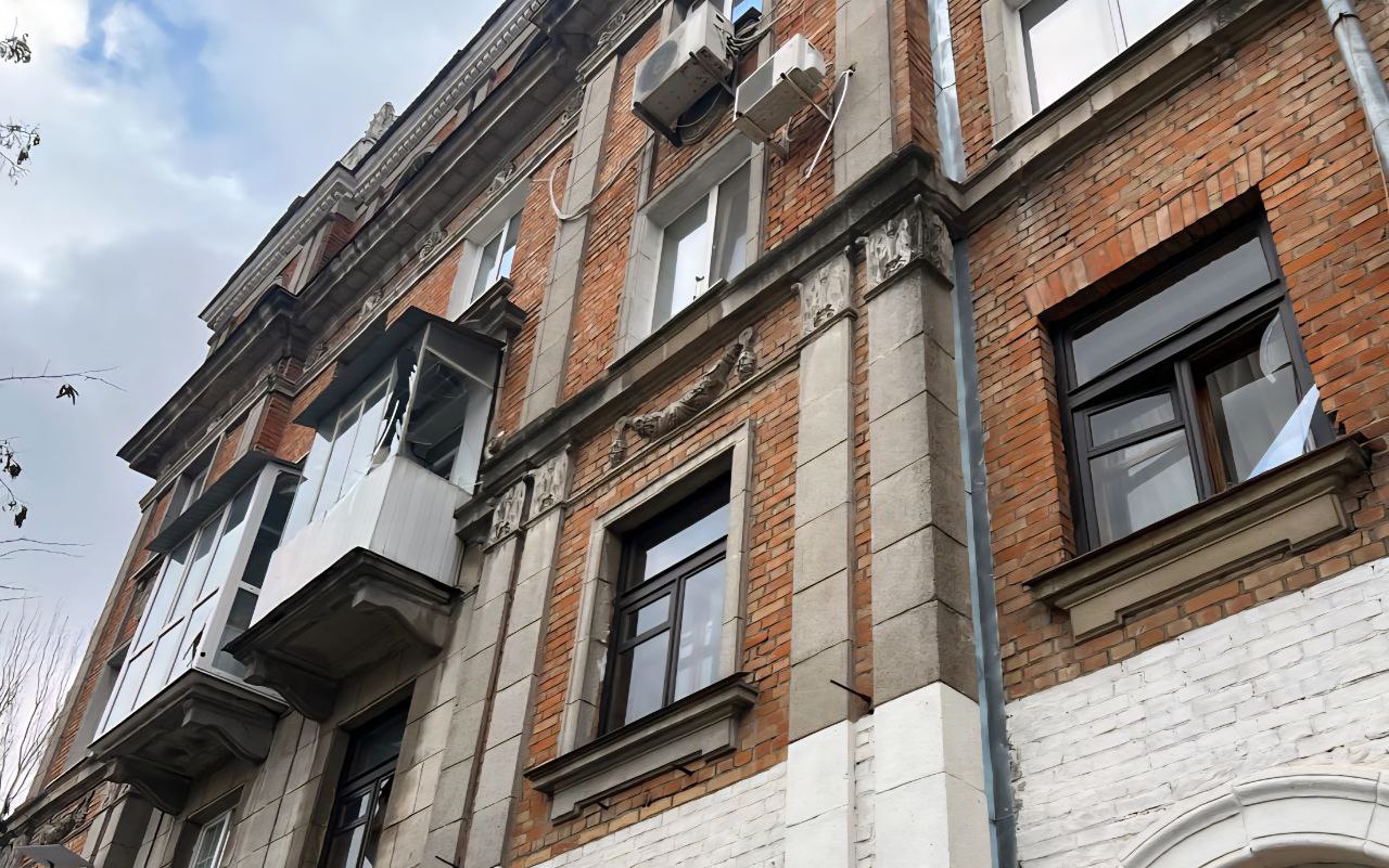 Нікополь на Дніпровщині під обстрілом: двоє загиблих, троє поранених