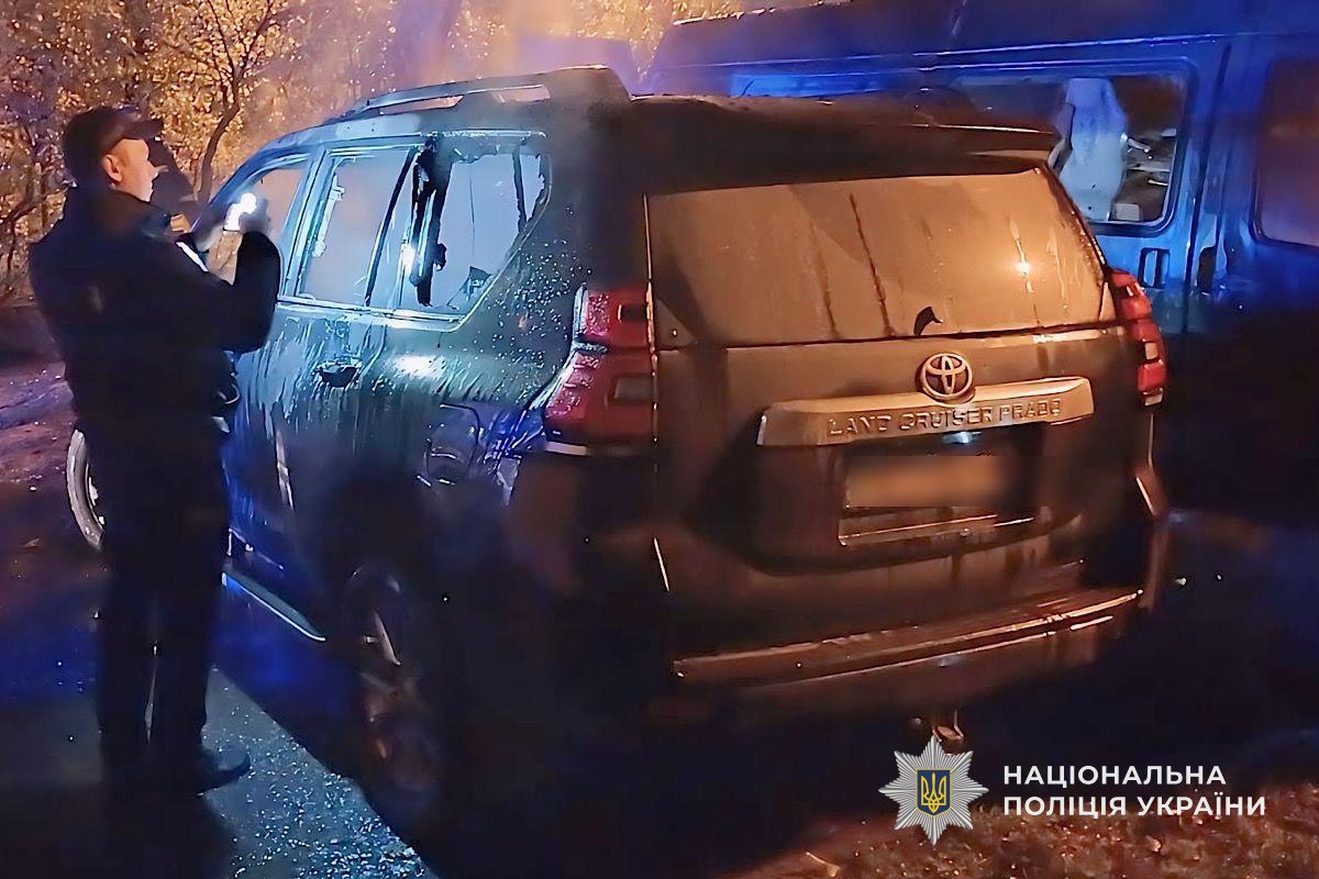Підпал елітних автівок у Дніпрі: поліція впіймала підозрюваного на місці злочину