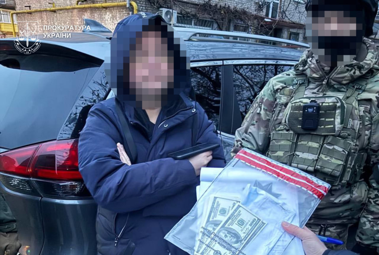 20 тисяч доларів за «непридатність»: у Дніпрі затримали організаторів схеми