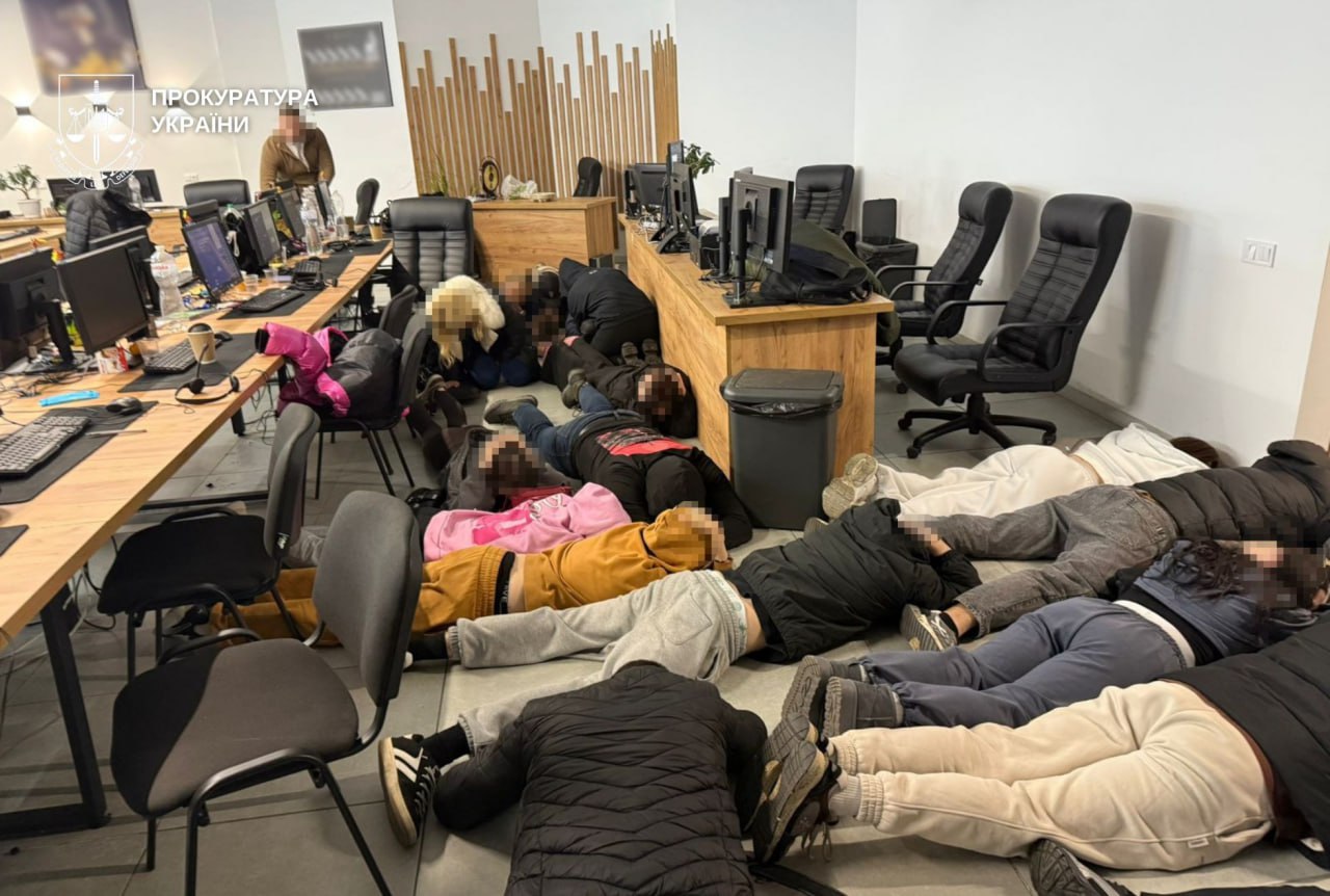 У Дніпрі закрили кол-центр, що ошукував людей по телефону