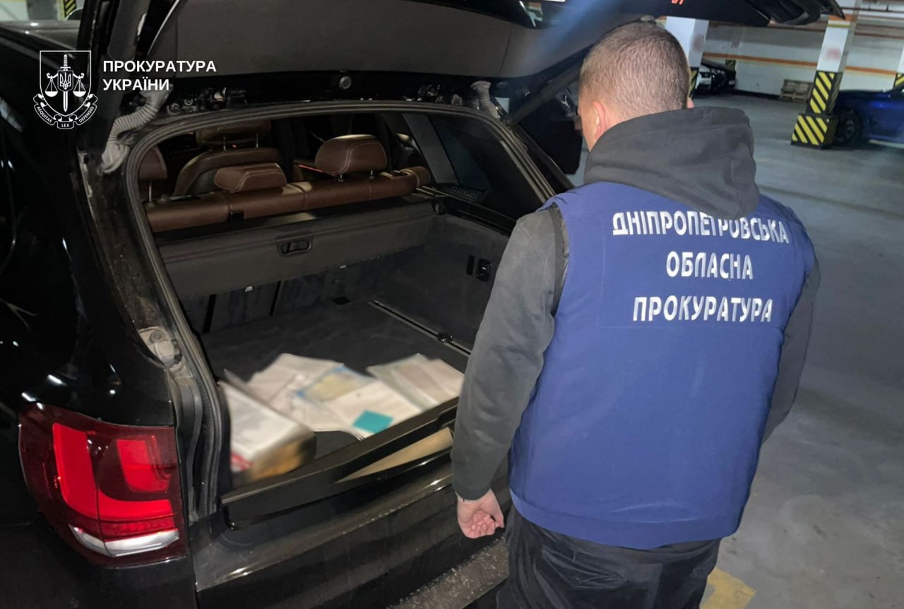 Понад 50 млн грн збитків: у Дніпрі викрили схему незаконного списання коштів з депозитів