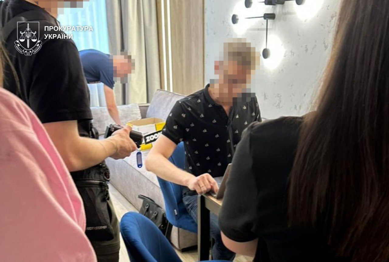 У Дніпрі викрили схему привласнення 3,3 млн грн на відновленні житла після обстрілів