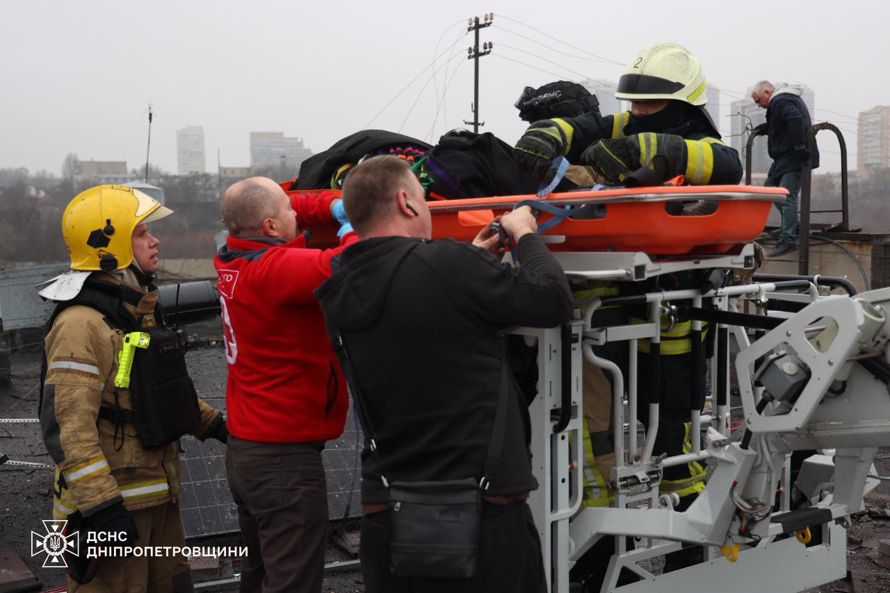 Ранковий ракетний удар по Дніпру: відомо про загиблих і поранених