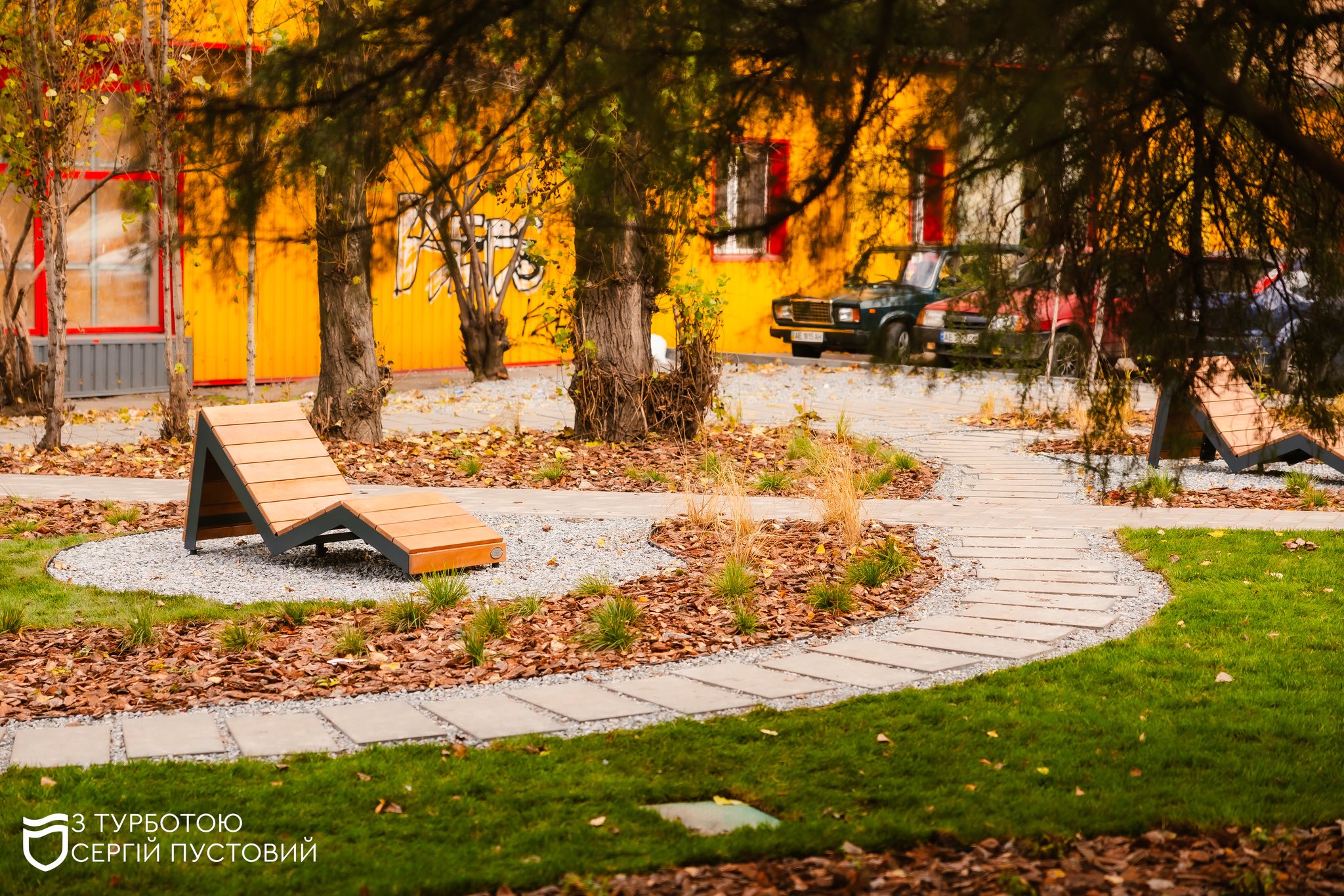На проспекті Слобожанському облаштували нову зону відпочинку (ФОТОНОВИНА)