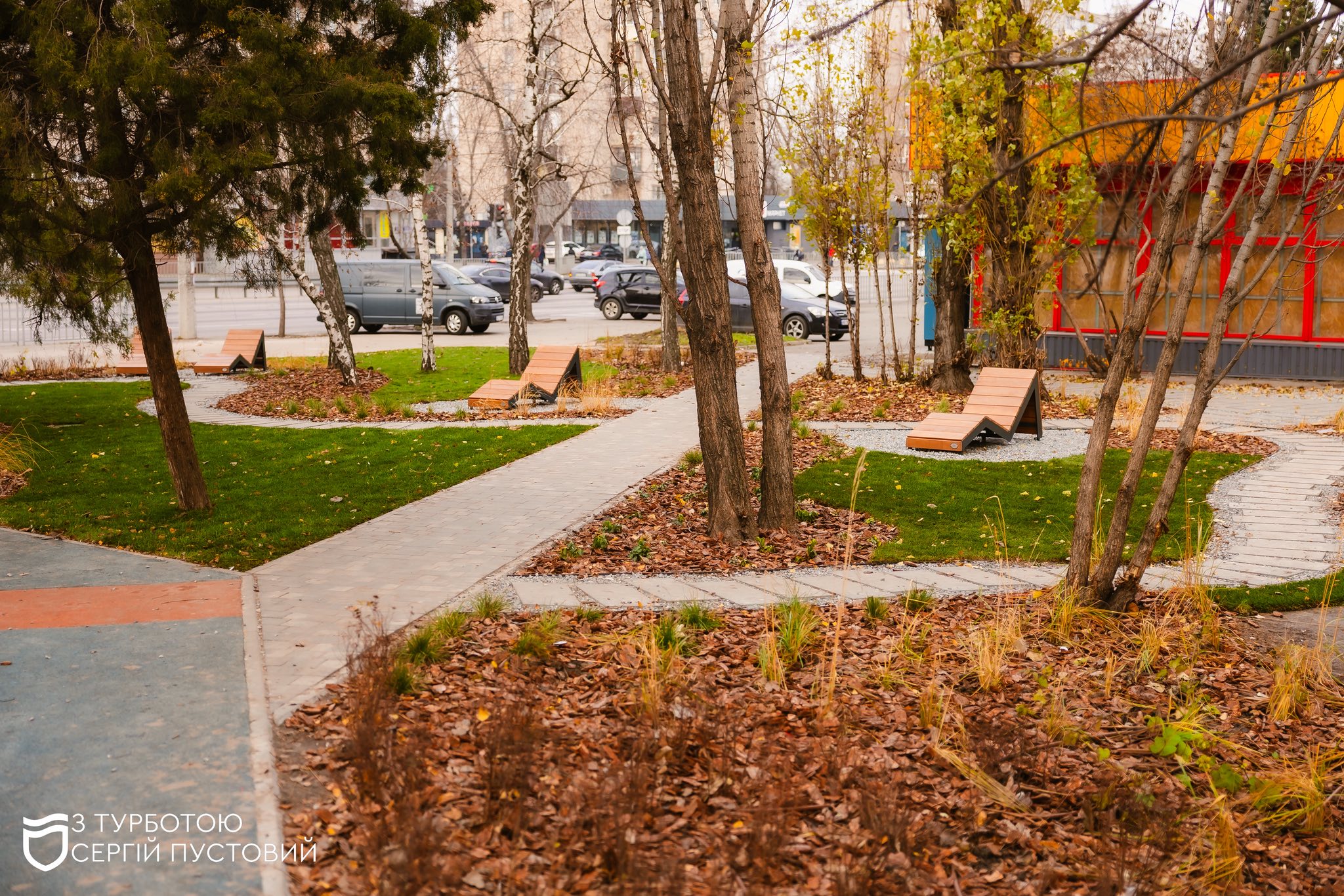На проспекті Слобожанському облаштували нову зону відпочинку (ФОТОНОВИНА)
