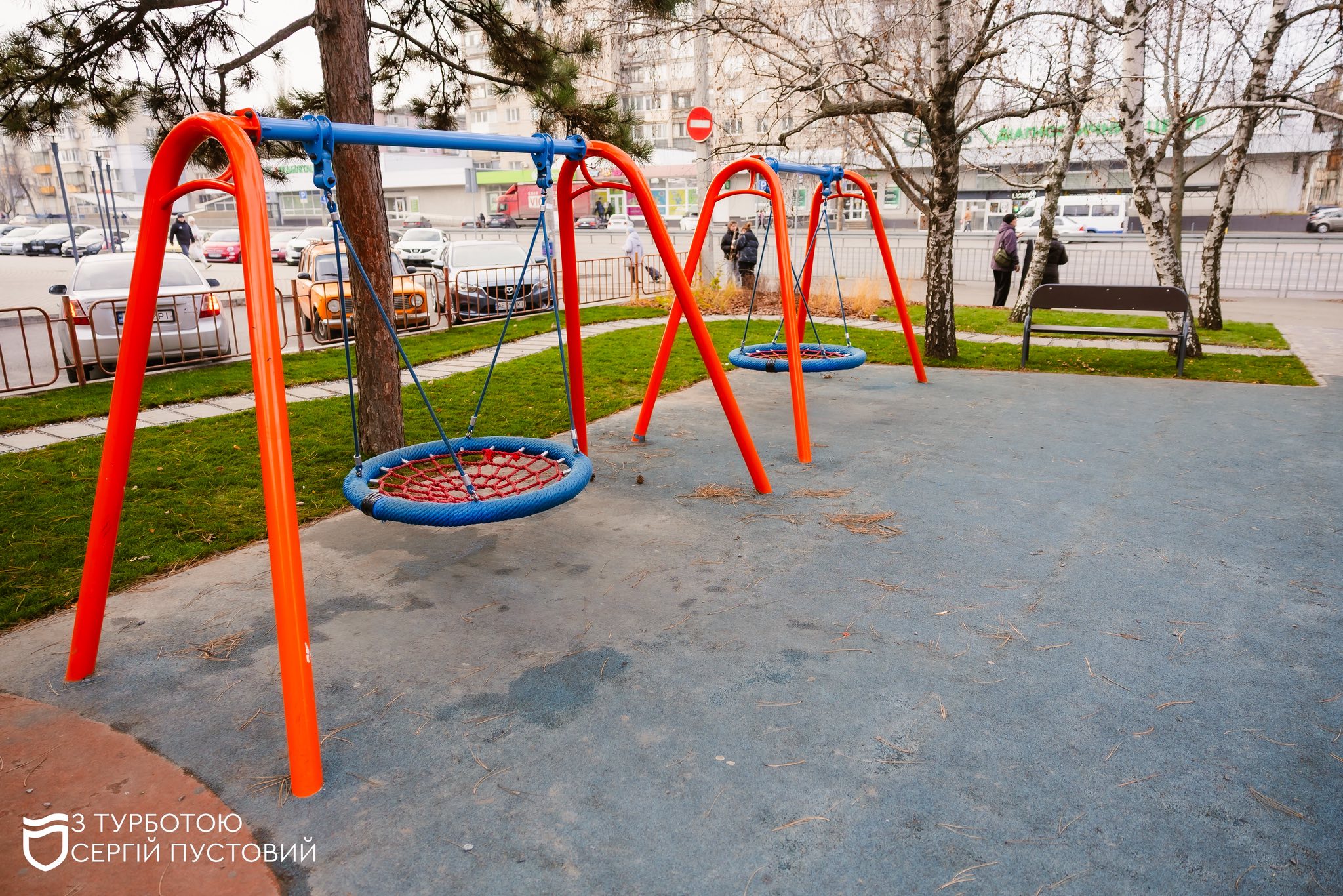 На проспекті Слобожанському облаштували нову зону відпочинку (ФОТОНОВИНА)