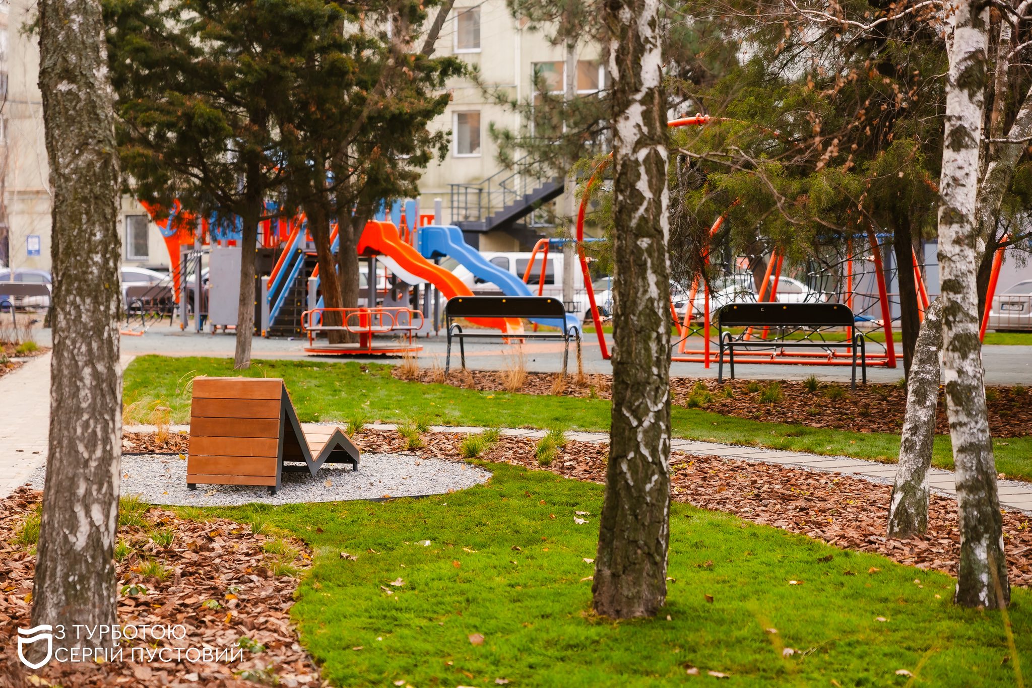 На проспекті Слобожанському облаштували нову зону відпочинку (ФОТОНОВИНА)