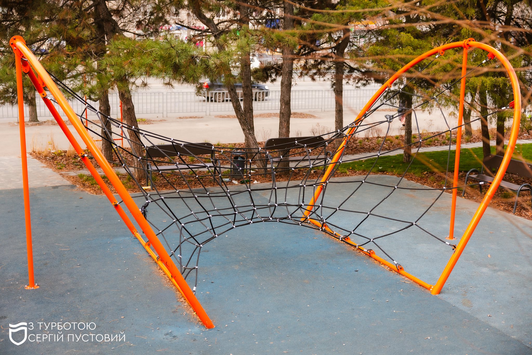 На проспекті Слобожанському облаштували нову зону відпочинку (ФОТОНОВИНА)