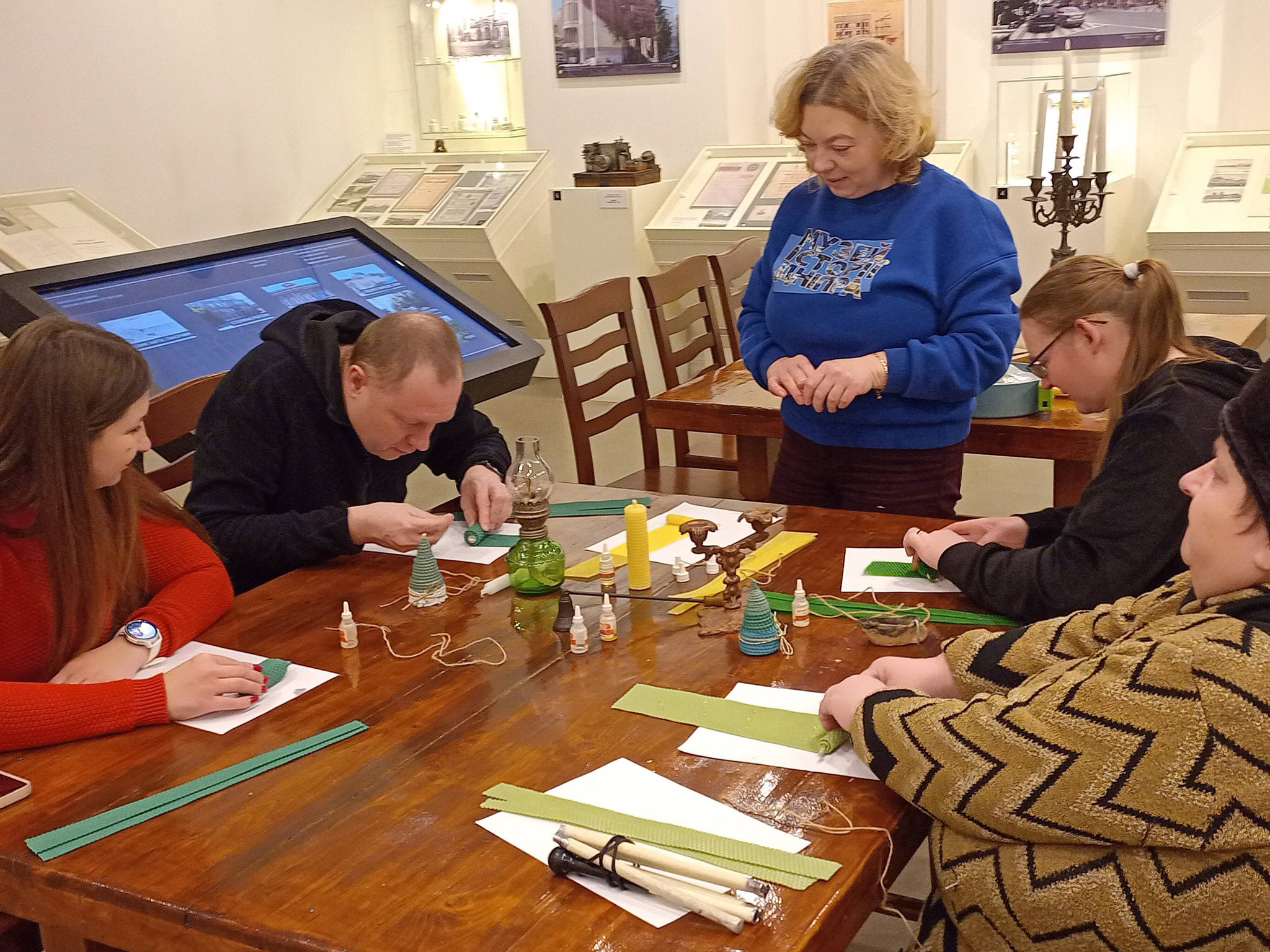 Різдво на дотик: у Музеї історії Дніпра провели інклюзивний майстерклас