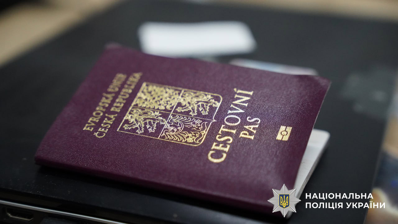 Ошукали громадян ЄС на майже 50 млн грн: у Дніпрі викрили масштабну схему кол-центрів