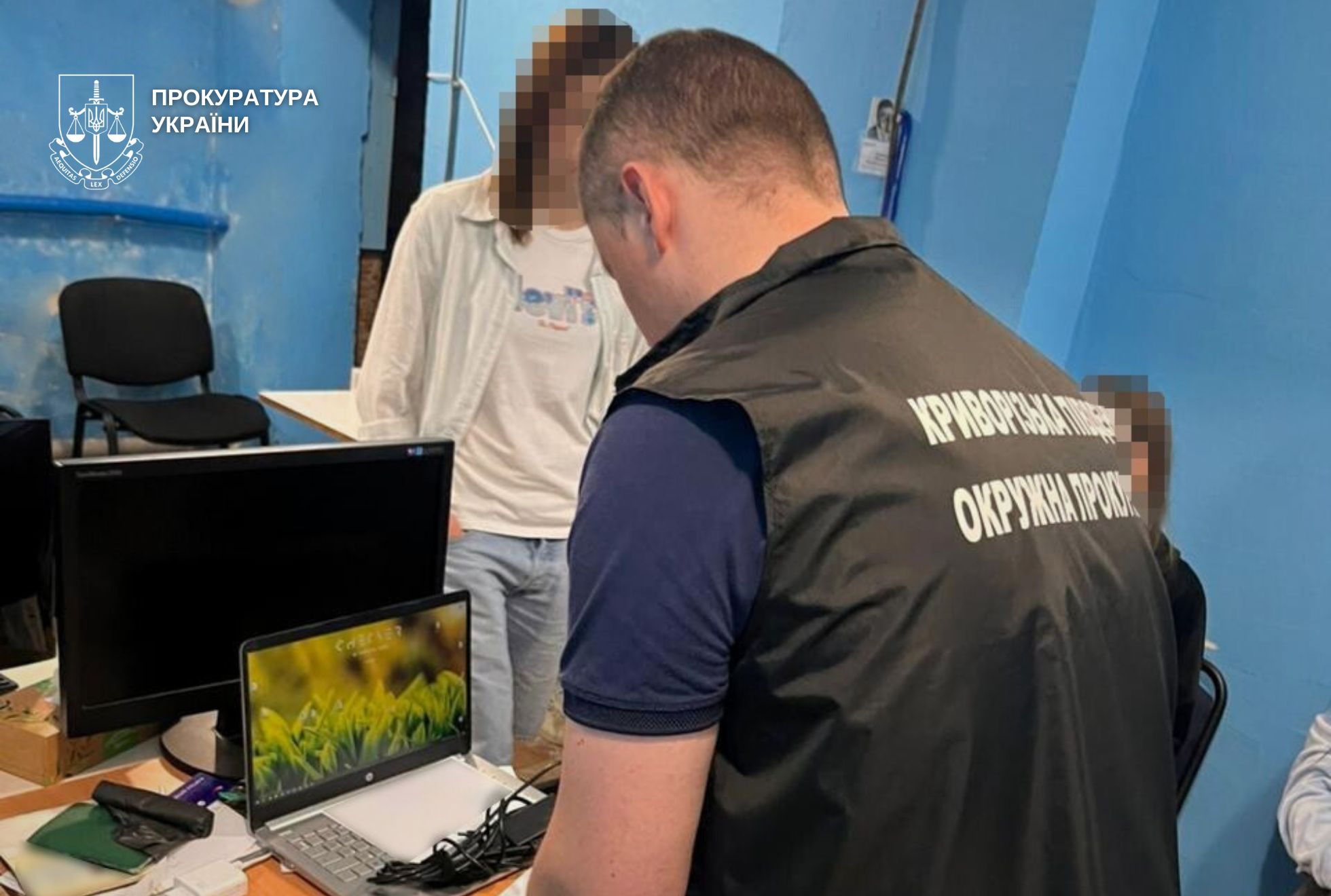 Натисни щоб дізнатись більше про: «Гарантоване» складання іспиту: у Кривому Розі викрили проректора університету