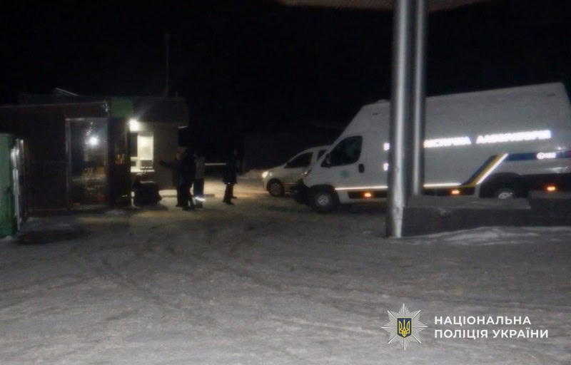 Натисни щоб дізнатись більше про: Розбійний напад на АЗС у Кам’янському: поліцейські затримали 39-річного чоловіка