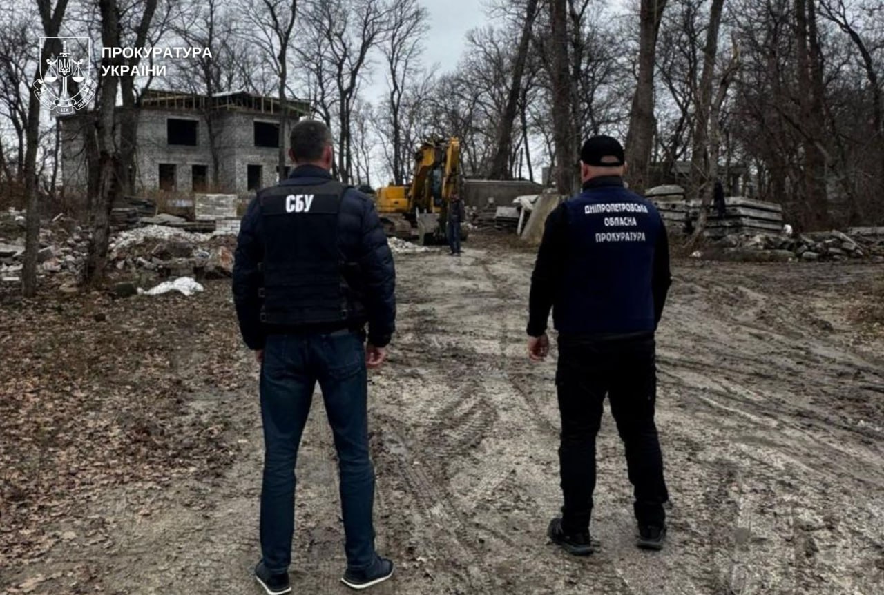 Елітні котеджі на лісових землях: на Дніпровщині викрили незаконну схему