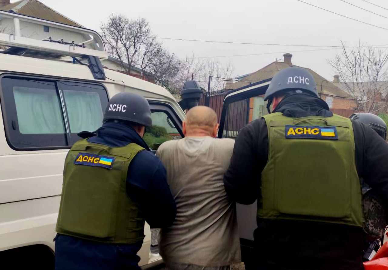 Під час обстрілу Нікополя поранено 10-річну дівчинку та чоловіка