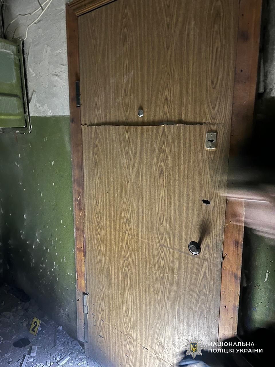 Вибух гранати у під’їзді Дніпра: поліція знайшла чоловіка, який її кинув