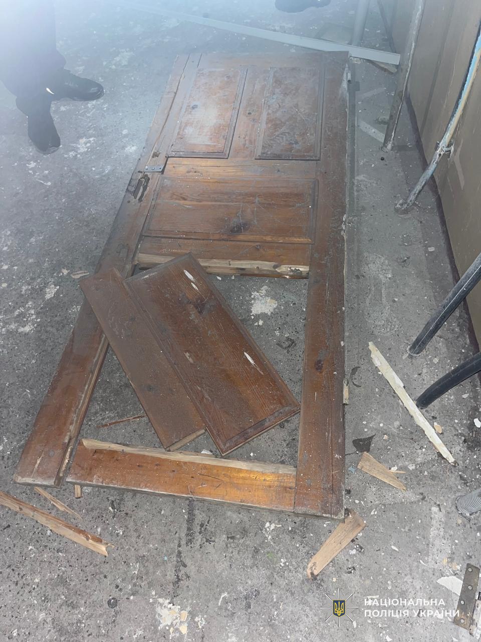 Вибух гранати у під’їзді Дніпра: поліція знайшла чоловіка, який її кинув