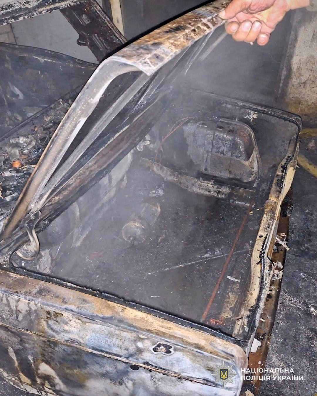 У Шевченківському районі Дніпра чоловік підпалив автомобіль