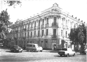 Розсіяні по світу. Репресовані. Частково – забуті. Митці, які формують літературну спадщину Дніпра