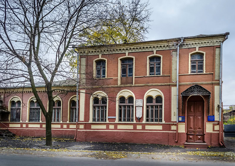 Розсіяні по світу. Репресовані. Частково – забуті. Митці, які формують літературну спадщину Дніпра