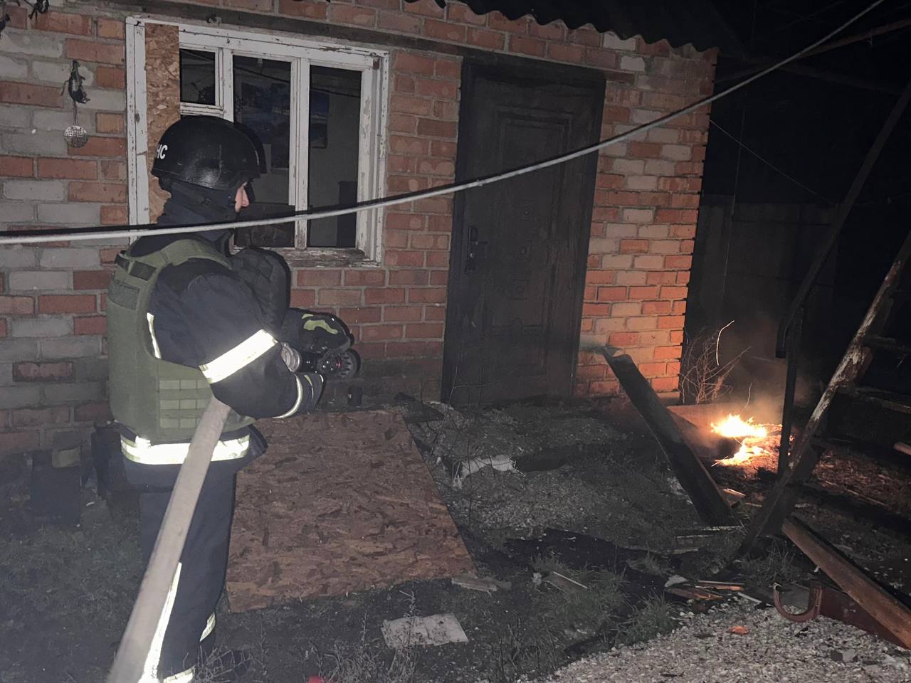 Натисни щоб дізнатись більше про: Через атаку дрона на Синельниківщині загинула 77-річна жінка, ще троє поранені