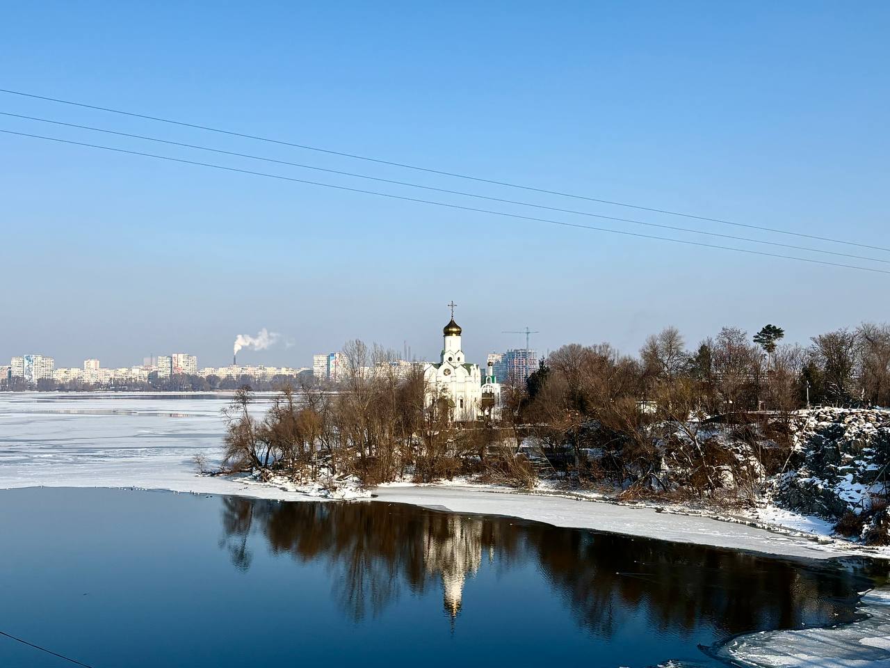Засніжений Дніпро: зимові пейзажі вулиць міста (ФОТОНОВИНА)