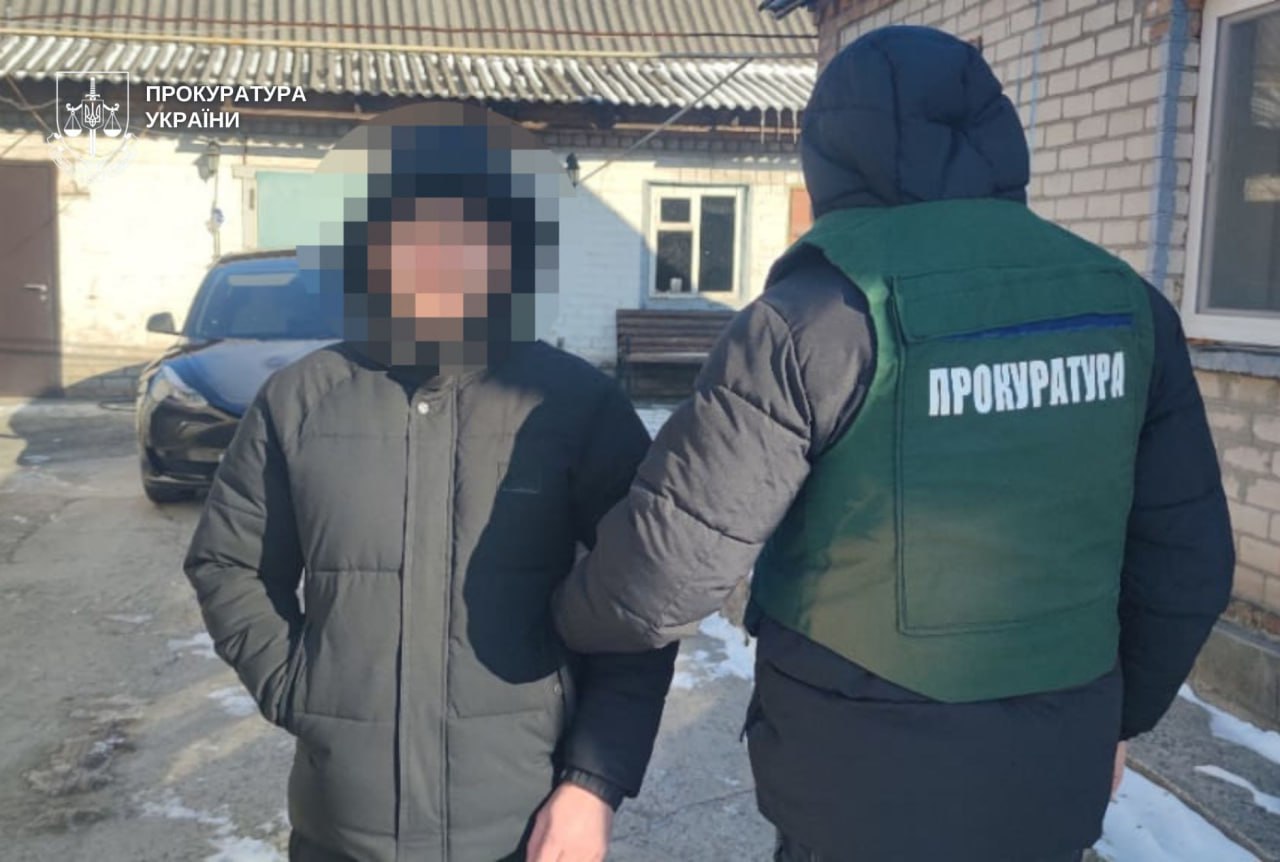 Гуманітарні автівки для армії продавали через інтернет: на Дніпровщині викрили схему