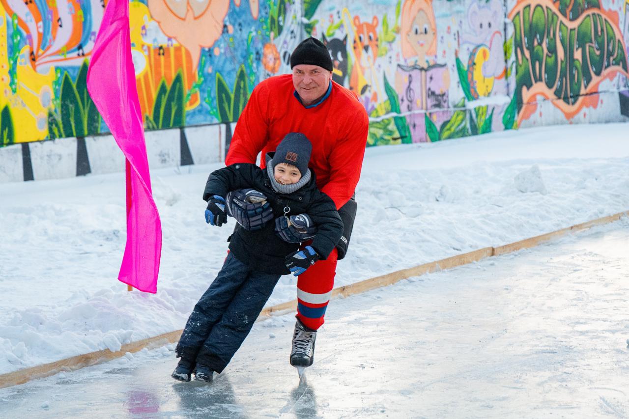 У Слобожанському відкрили безкоштовну «Ковзанку єдності»