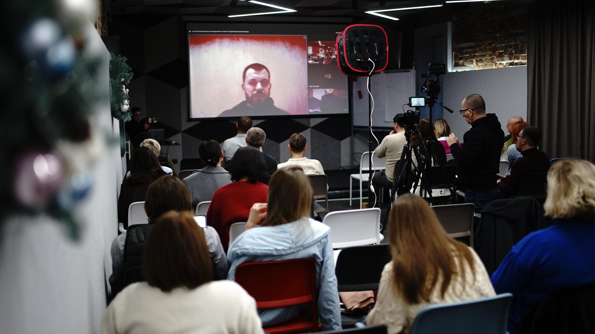 Навіщо Дніпро світові та навіщо ми нашому місту?