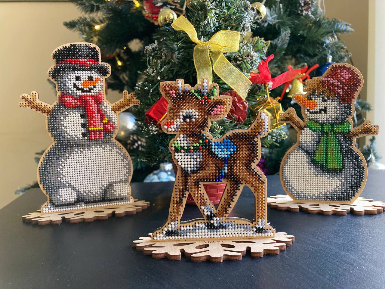 Натисни щоб дізнатись більше про: Рятує життя і створює новорічне диво: історія фельдшерки з Кривого Рогу