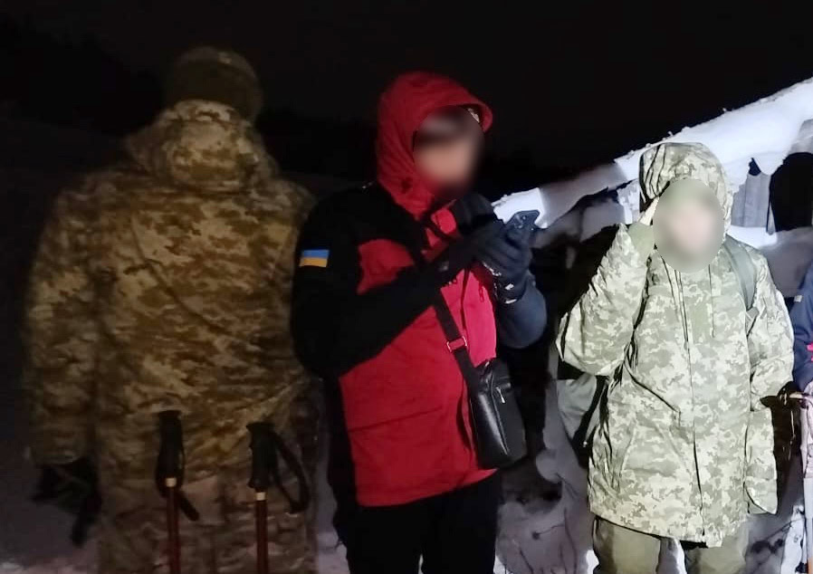 5 діб у горах: прикордонники врятували заблукалого дніпрянина у Карпатах