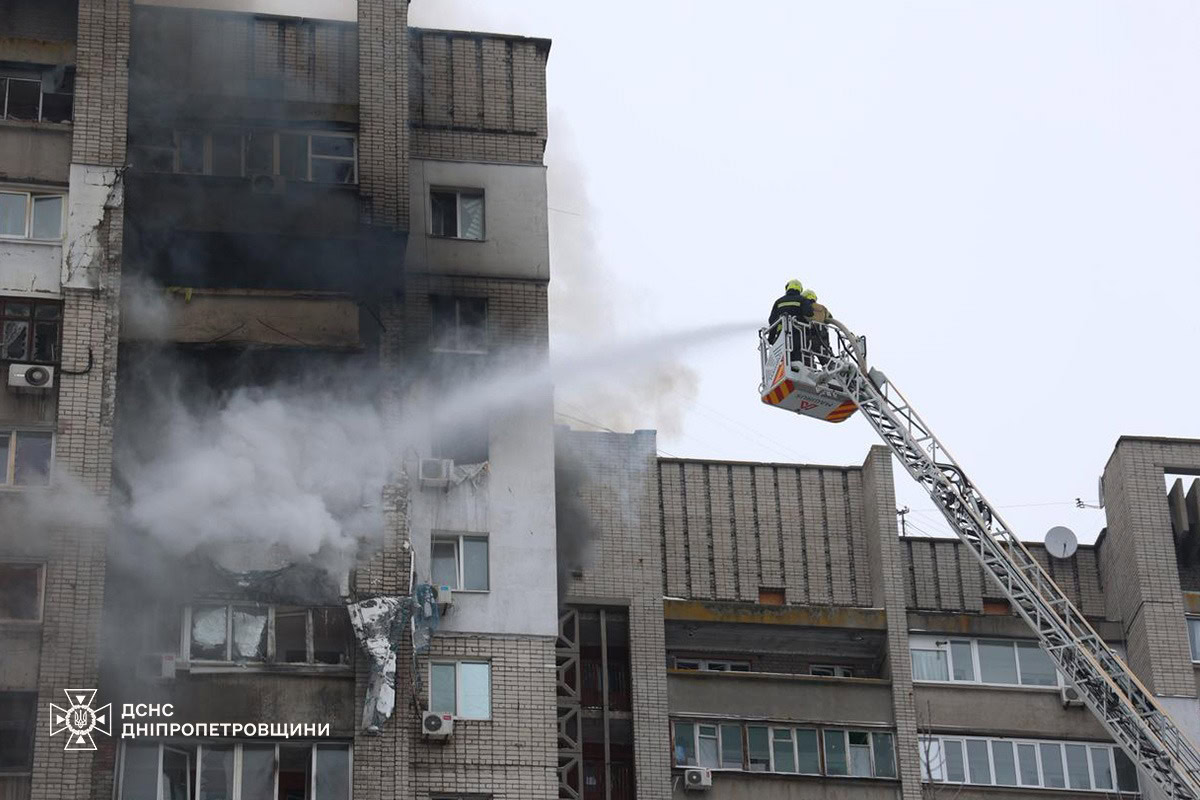 Атака БпЛА по багатоповерхівці Дніпра: врятовано 16 людей, є постраждалі