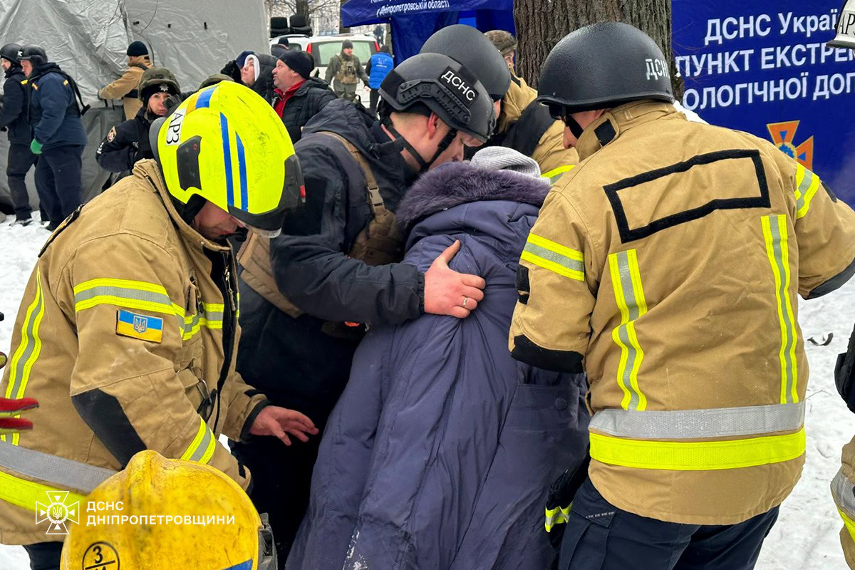 Атака БпЛА по багатоповерхівці Дніпра: врятовано 16 людей, є постраждалі