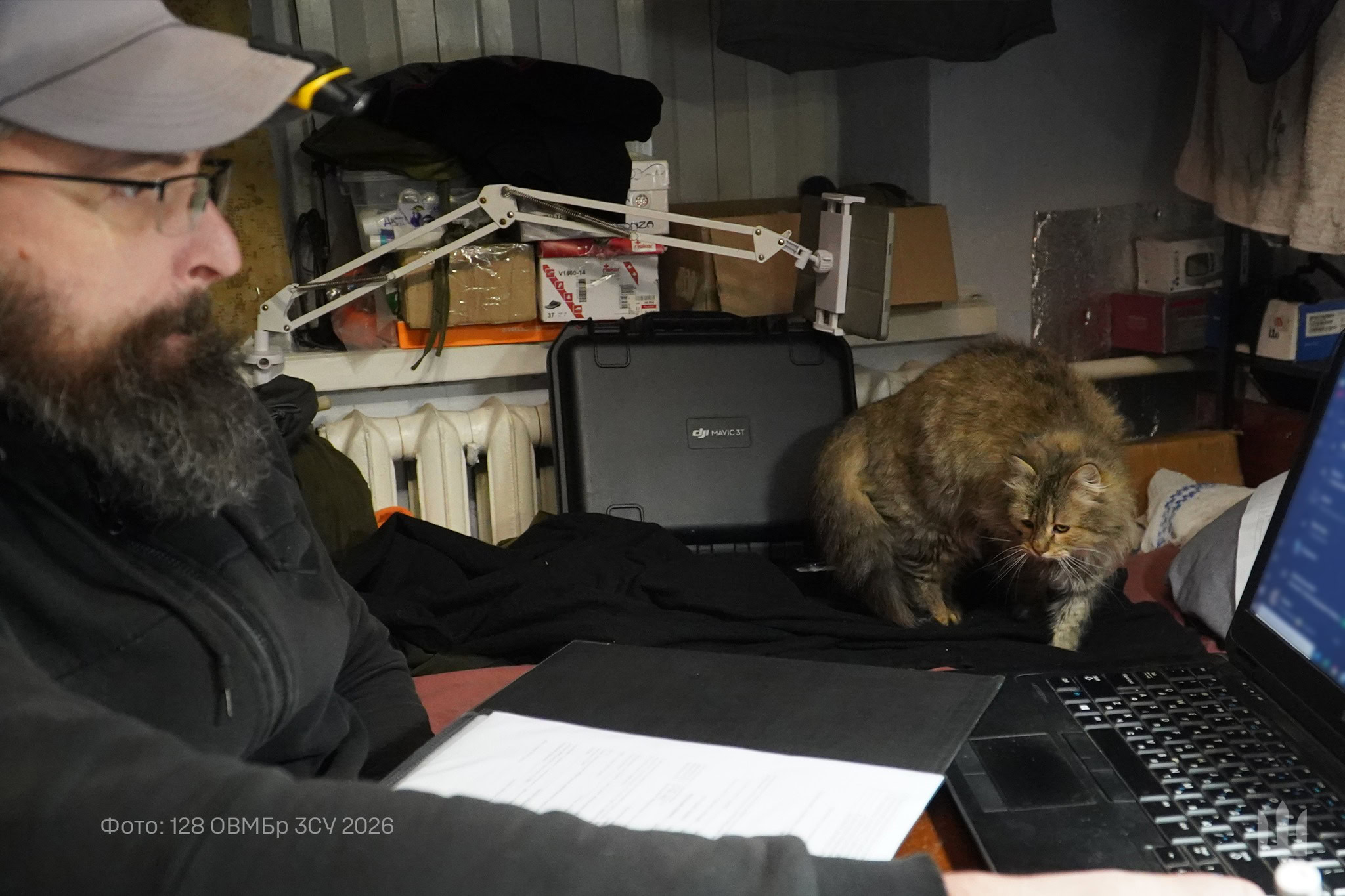 Сержант Сєвєр і окопна кішка Муся: фронтова команда дніпровської бригади «Дике поле»»