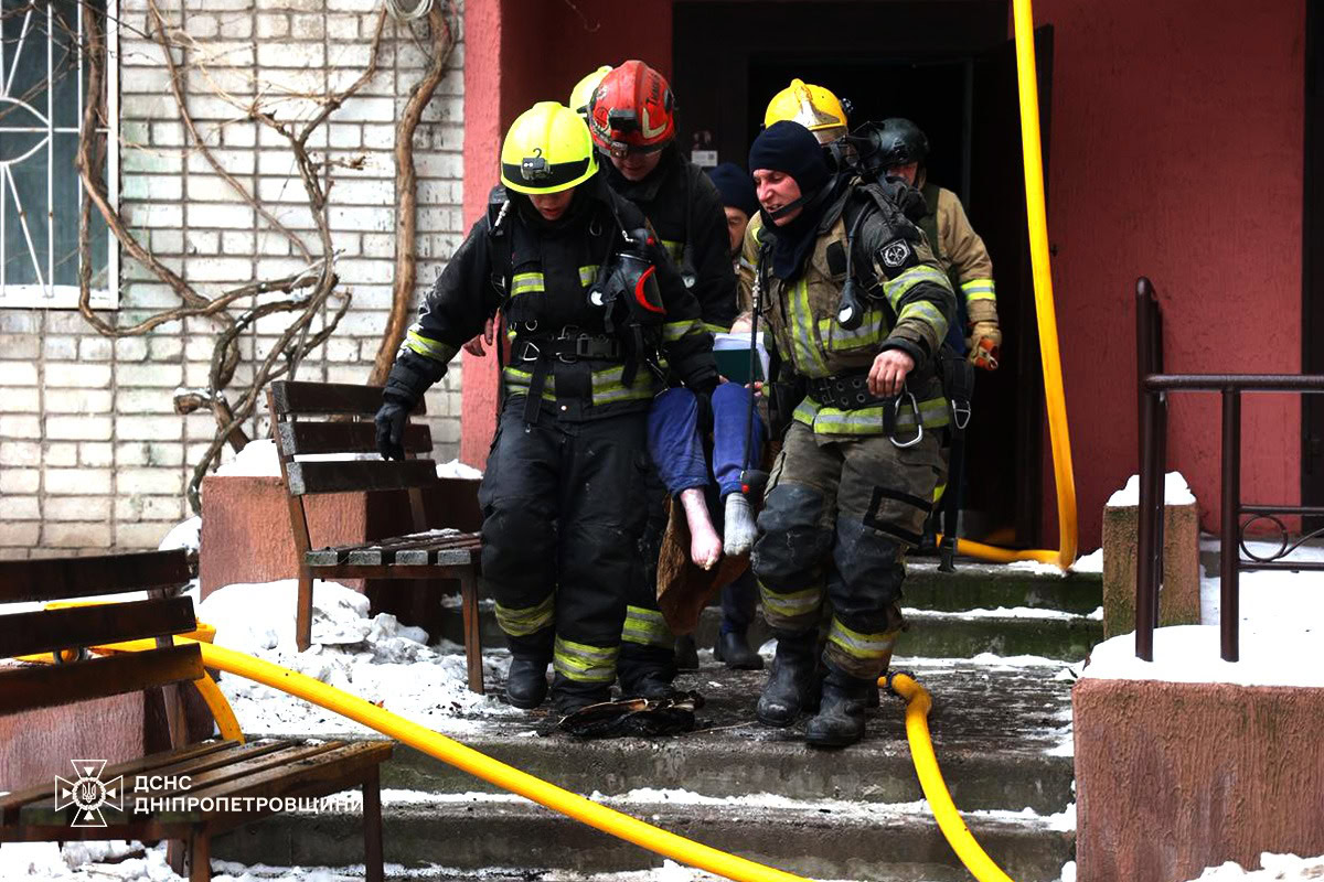Атака БпЛА по багатоповерхівці Дніпра: врятовано 16 людей, є постраждалі