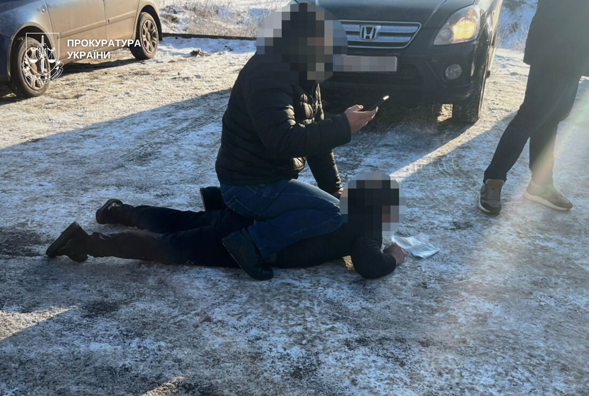 Гуманітарні автівки для армії продавали через інтернет: на Дніпровщині викрили схему