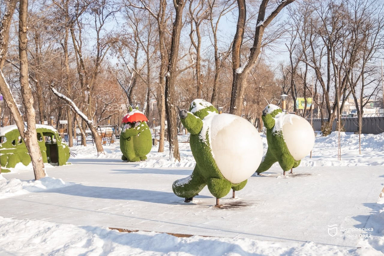 У Дніпрі завершили капремонт скверу Металургів, який тривав із 2021 року