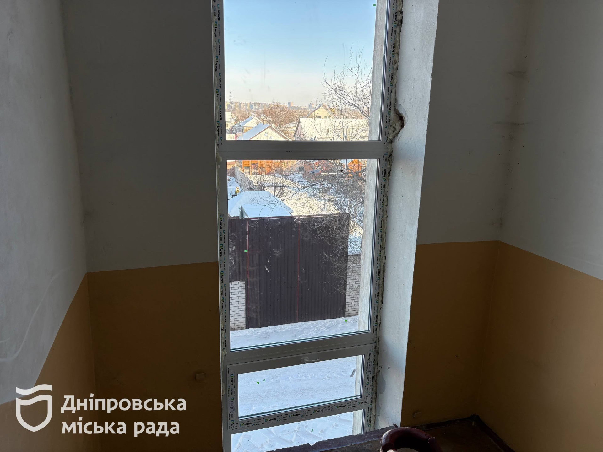 У Дніпрі в Придніпровську відновили багатоквартирний будинок після атаки РФ