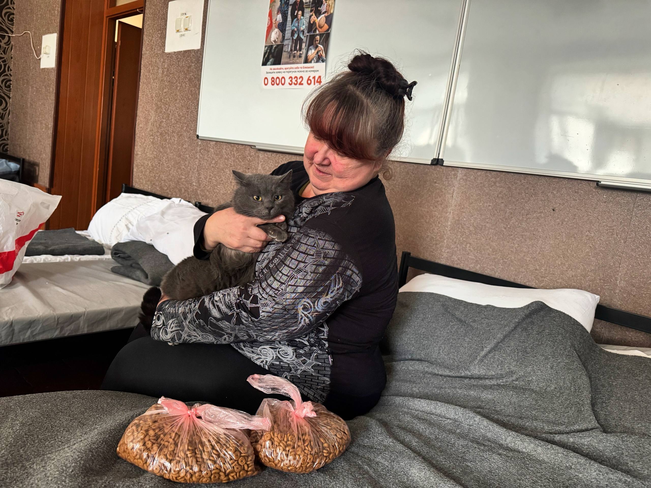 Натисни щоб дізнатись більше про: «Я хоча б буду не один»: як люди покидають свої домівки, але з собою рятують тварин