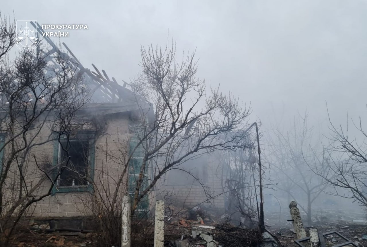 Удар КАБами по Дніпровщині: під завалами шукають чотирьох людей